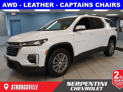 Used 2023 Chevrolet Traverse LT image 1