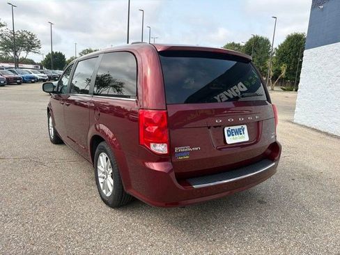Used 2018 Dodge Grand Caravan SXT FWD image 3