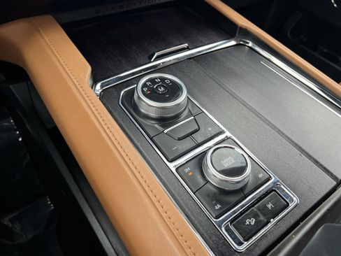 Used 2023 Ford Expedition Max Platinum image 22