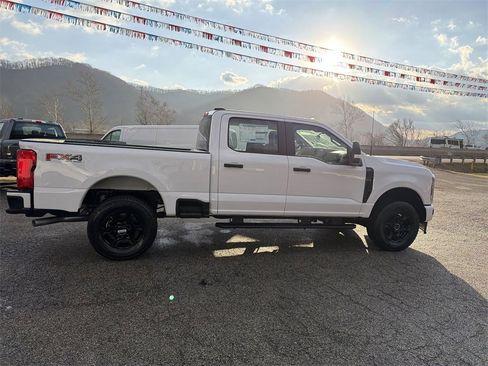 New 2026 Ford F250 XL image 2