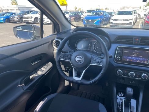 Used 2025 Nissan Versa SV image 32