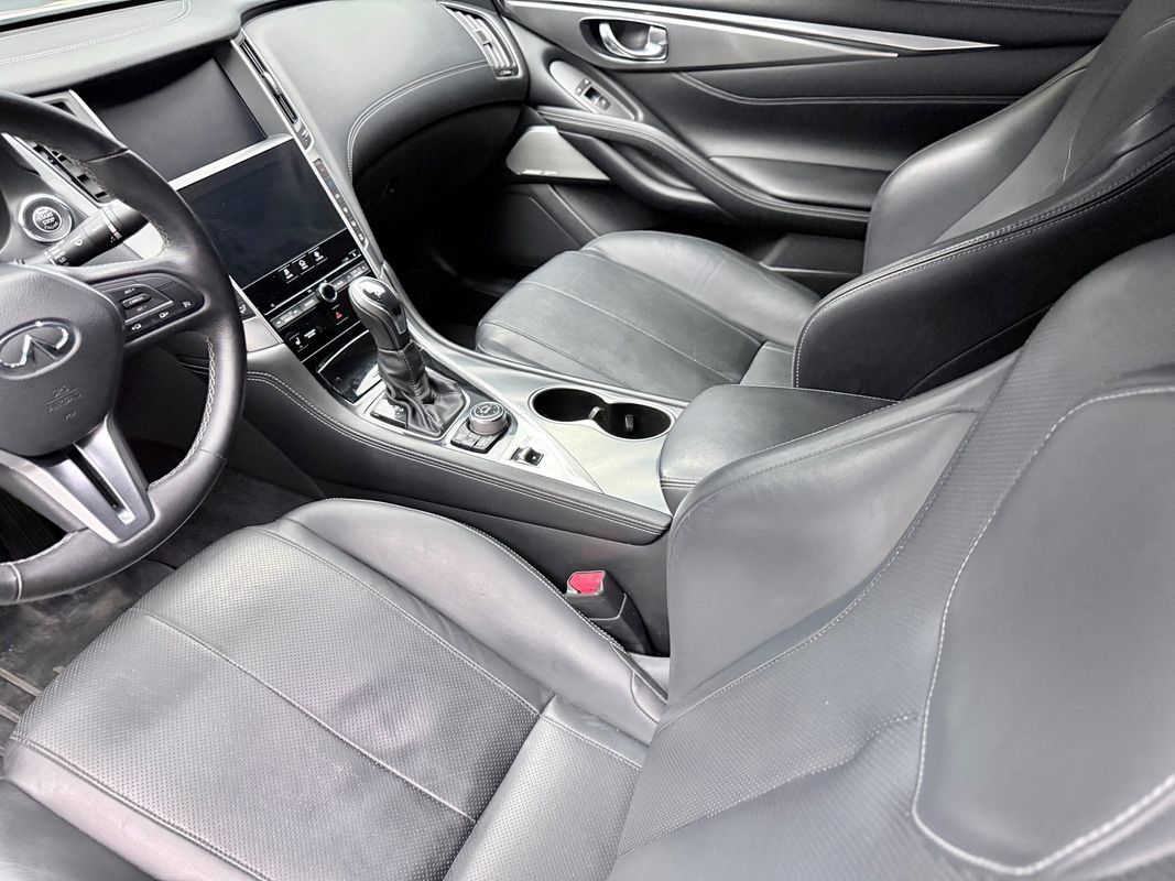 Used 2019 INFINITI Q60 3.0t Luxe w/ Essential Package AWD/4WD image 9