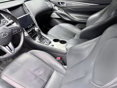 Used 2019 INFINITI Q60 3.0t Luxe w/ Essential Package AWD/4WD image 9