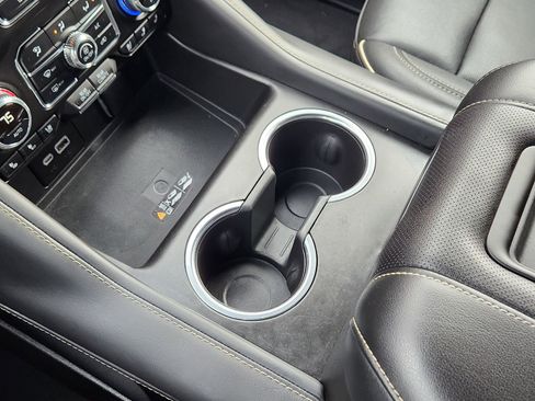 Used 2024 GMC Yukon SLT image 23