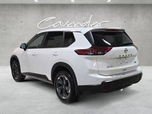 Used 2024 Nissan Rogue SV w/ SV Premium Package FWD image 14