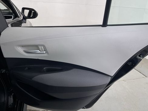 Used 2021 Toyota Corolla LE FWD image 21