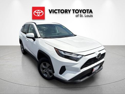 Used 2025 Toyota RAV4 XLE AWD/4WD image 5