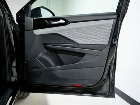 Used 2023 Volkswagen Taos S image 24