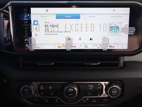 New 2025 Jeep Gladiator Willys image 28