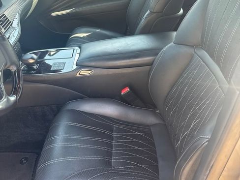 Used 2023 Lexus LS 500 w/ Interior Upgrade Package RWD image 4