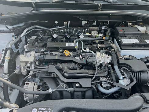 Used 2025 Toyota Corolla Cross LE FWD image 27