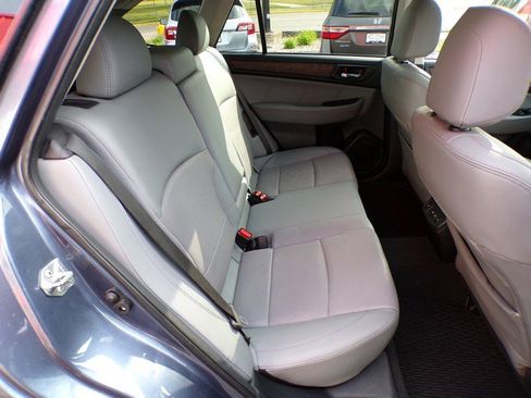 Used 2018 Subaru Outback 2.5i Limited AWD/4WD image 19
