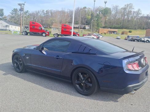 Used 2010 Ford Mustang GT image 5