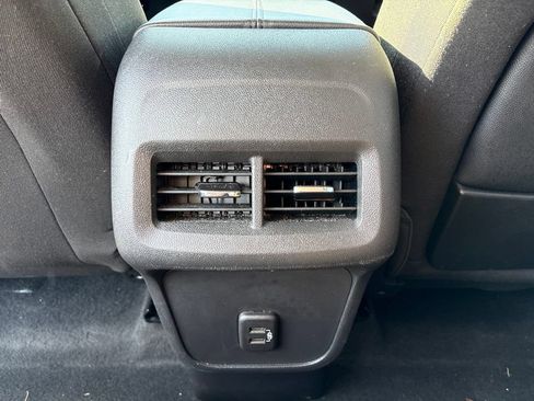 Used 2024 GMC Terrain SLE AWD/4WD image 19