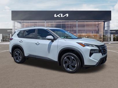 Used 2025 Nissan Rogue SV w/ SV Premium Package