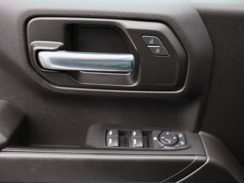 Used 2023 Chevrolet Silverado 1500 Custom image 39