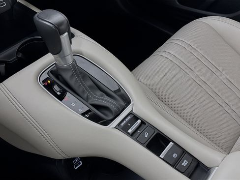 Certified 2023 Honda HR-V EX-L image 16