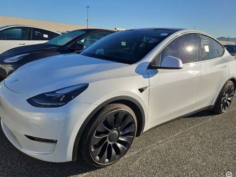 Used 2021 Tesla Model Y Long Range AWD/4WD image 2