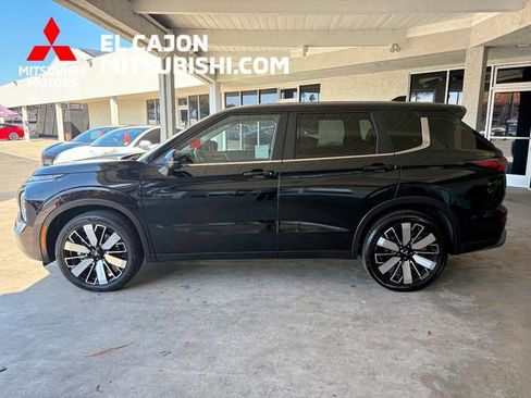 Used 2025 Mitsubishi Outlander SE FWD image 8