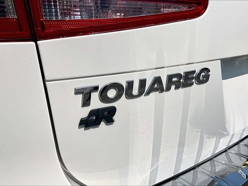 Used 2011 Volkswagen Touareg VR6 AWD/4WD image 32