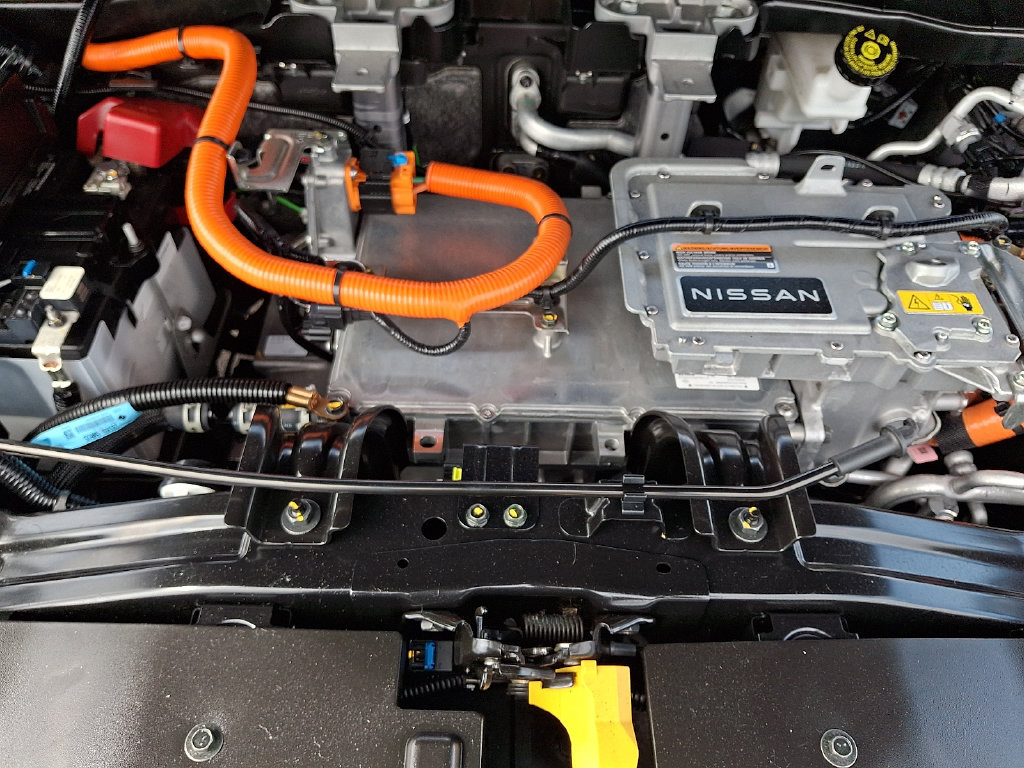 Certified 2024 Nissan Ariya AWD image 28
