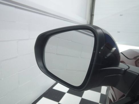 Used 2025 Chevrolet Trax RS FWD image 22