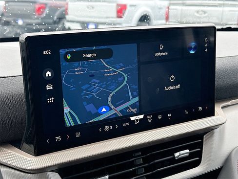 Used 2025 Ford Explorer Active w/ Active Comfort Package image 13