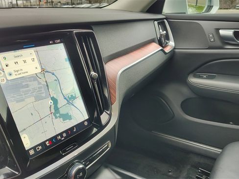 Certified 2025 Volvo V60 B5 Cross Country Plus image 22