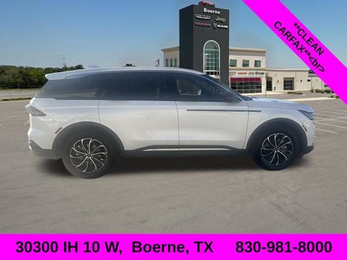 Used 2026 Lincoln Nautilus Premier AWD/4WD image 2