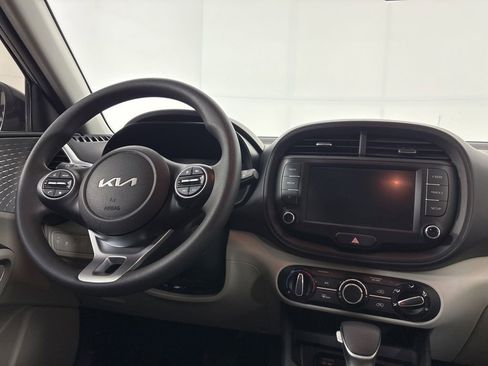 Used 2023 Kia Soul LX image 22