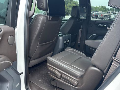 Used 2021 GMC Yukon Denali w/ Denali Premium Package AWD/4WD image 19