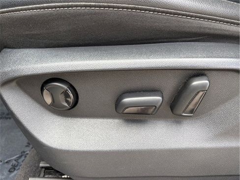 Used 2019 Volkswagen Atlas SE w/ Towing Package image 19