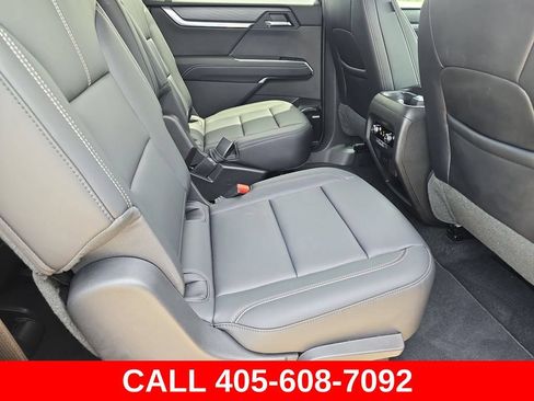 Used 2026 GMC Acadia Elevation w/ Elevation Premium Package AWD/4WD image 11