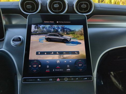 Used 2024 Mercedes-Benz GLC 300 4MATIC image 29