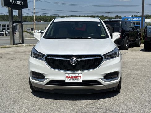 Used 2020 Buick Enclave Essence w/ Sound and Sites Package image 2