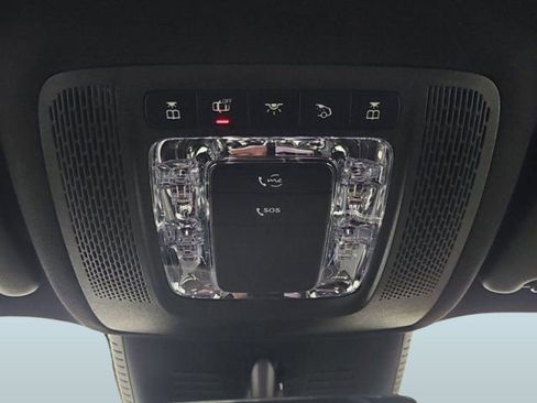 New 2025 Mercedes-Benz GLB 250 4MATIC image 17