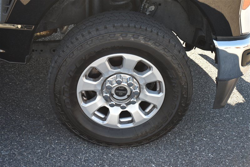 Used 2024 Ford F350 XLT AWD/4WD image 3