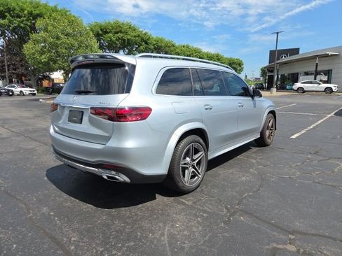 Used 2025 Mercedes-Benz GLS 450 4MATIC image 3