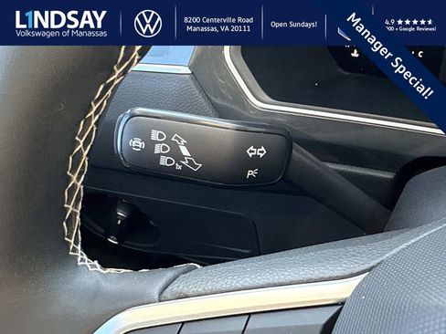 Used 2022 Volkswagen Tiguan SE w/ Panoramic Sunroof Package image 22