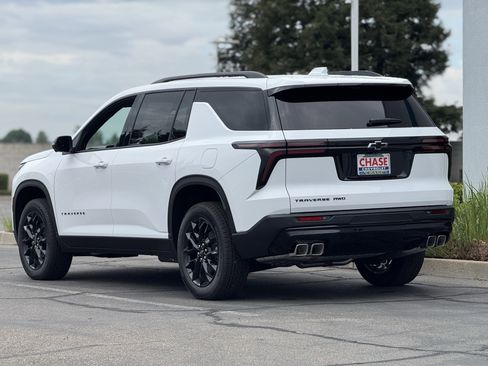 New 2026 Chevrolet Traverse LT w/ Midnight/Sport Edition AWD/4WD image 5