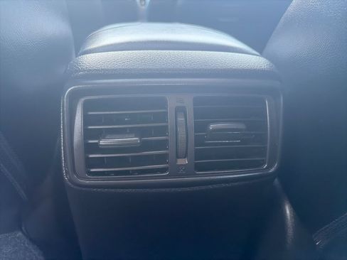 Used 2022 Nissan Rogue Sport SL w/ Premium Package FWD image 22