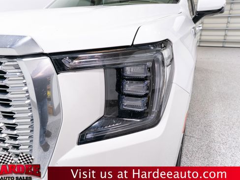 Used 2023 GMC Yukon XL Denali image 8