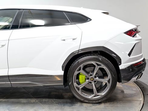Used 2020 Lamborghini Urus AWD/4WD image 49