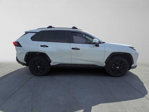 Used 2023 Toyota RAV4 SE w/ Convenience Package AWD/4WD image 2