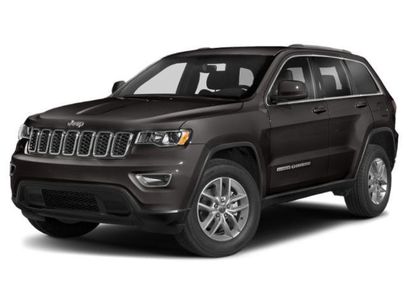 Used 2019 Jeep Grand Cherokee Laredo w/ 18" Wheel & 8.4" Radio Group