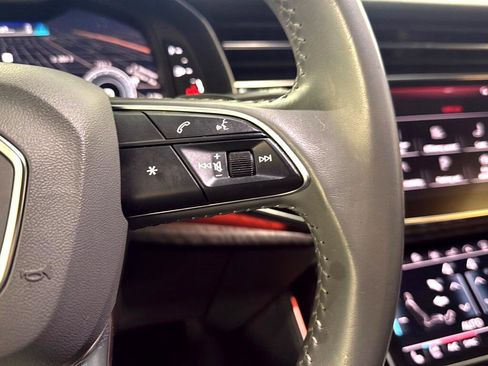 Used 2019 Audi Q8 Prestige image 10