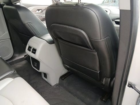 Used 2020 GMC Terrain SLT AWD/4WD image 17