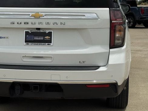 Used 2024 Chevrolet Suburban LT RWD image 7