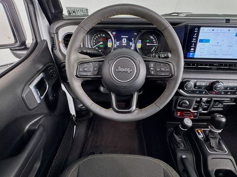 Used 2024 Jeep Wrangler Willys image 4
