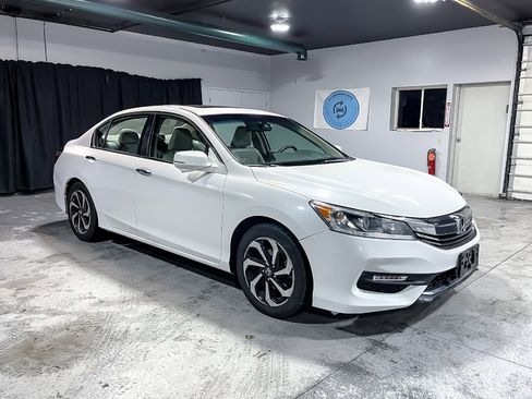 Used 2016 Honda Accord EX-L image 2